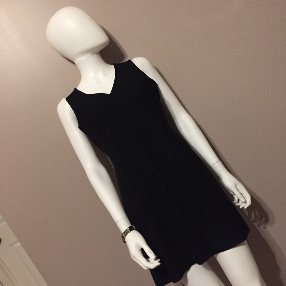 Bebe Black Dress Simple Mini Sheath LBD Size 10